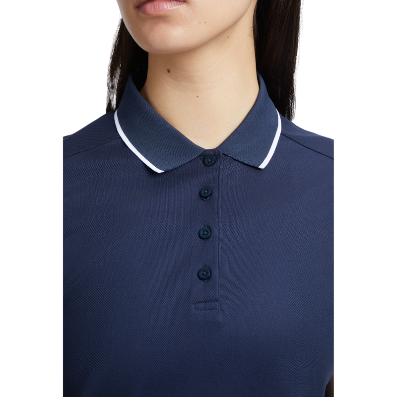 Rohnisch | 111519 | Miriam Polo | Navy